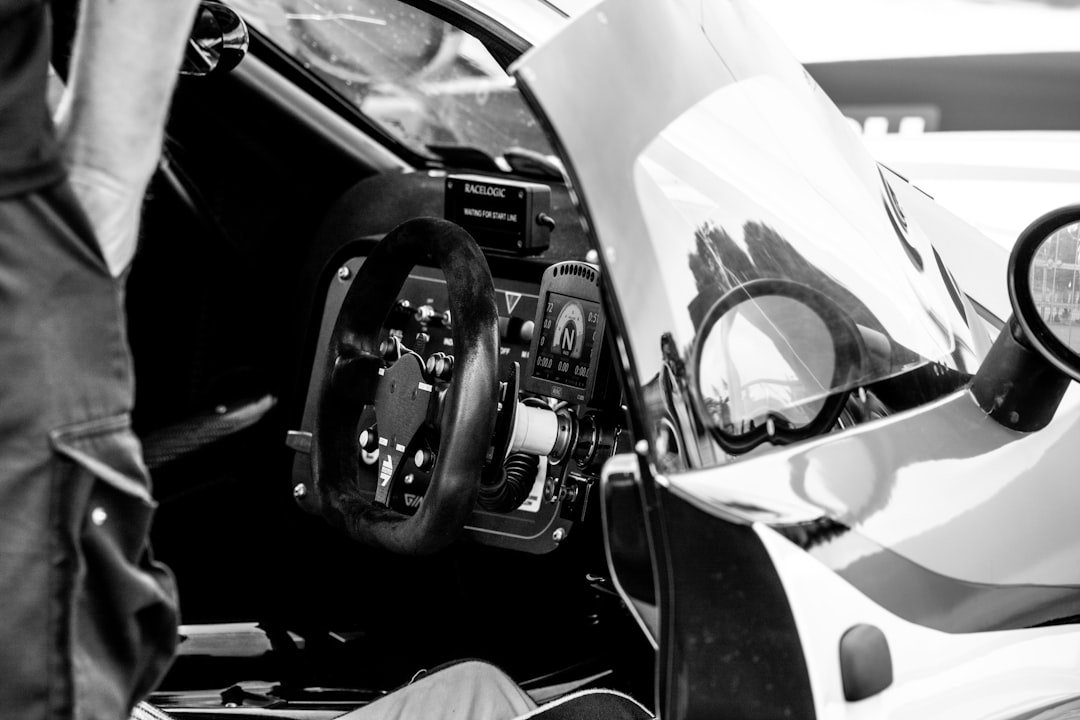 Direksiyon sertleşiyor: Hidrolik mi elektrikli mi farkı ve çözümü konusunda görsel