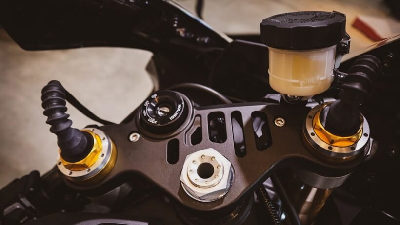 Direksiyon sertleşiyor: Hidrolik mi elektrikli mi farkı ve çözümü görseli