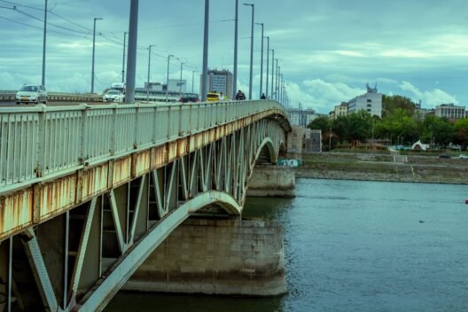 Araç marş basıyor ama çalışmıyor: Akü mü, yoksa başka bir şey mi? görseli