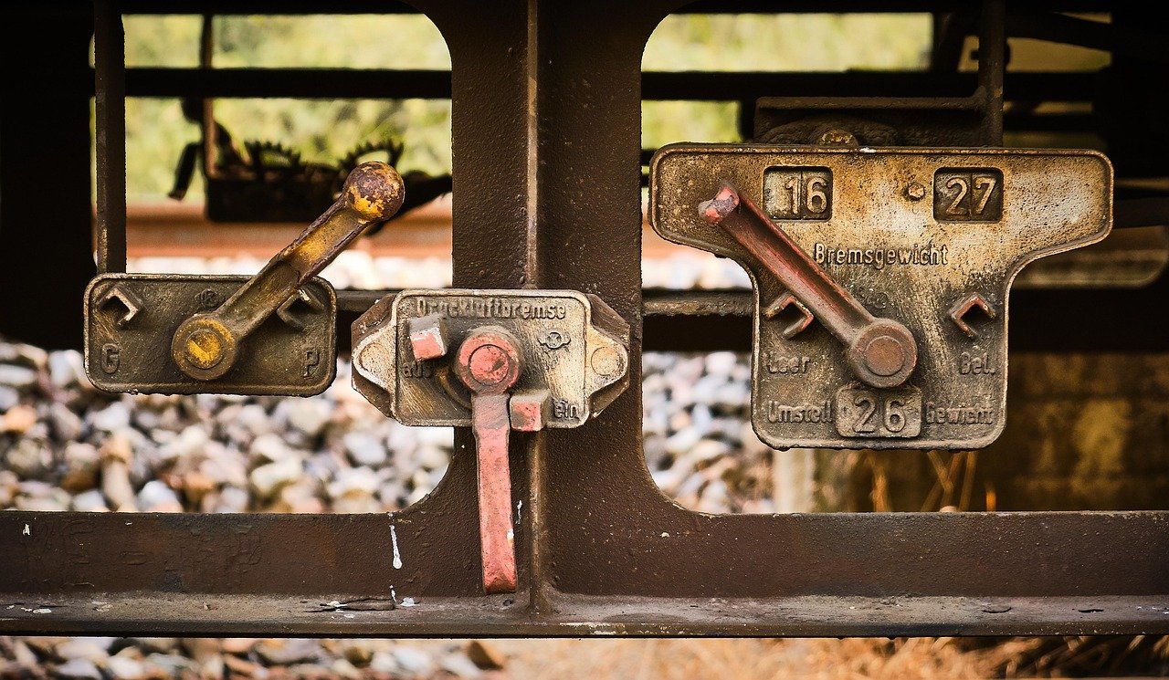 Elektrikli araçta rejeneratif fren arızası nasıl anlaşılır? Fren tutmama riski ve çözüm ile ilgili görsel