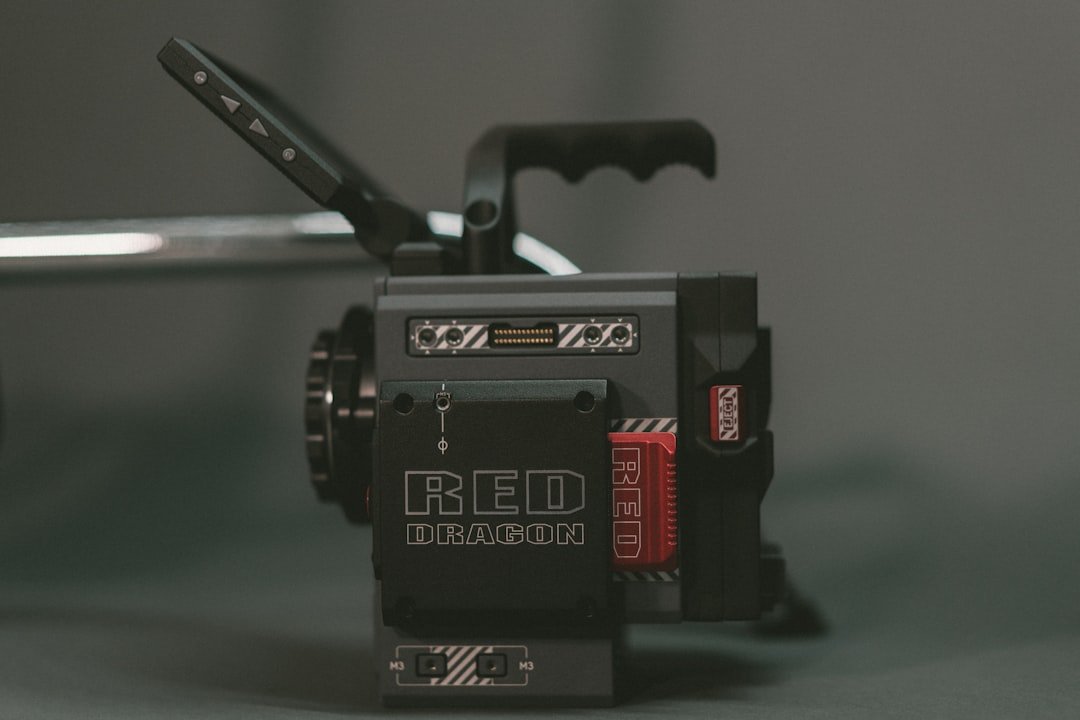 Araç Çalışırken Akü Lambası Yanıyor Ama Şarj Var: 5 Olası Sebep konusunda görsel