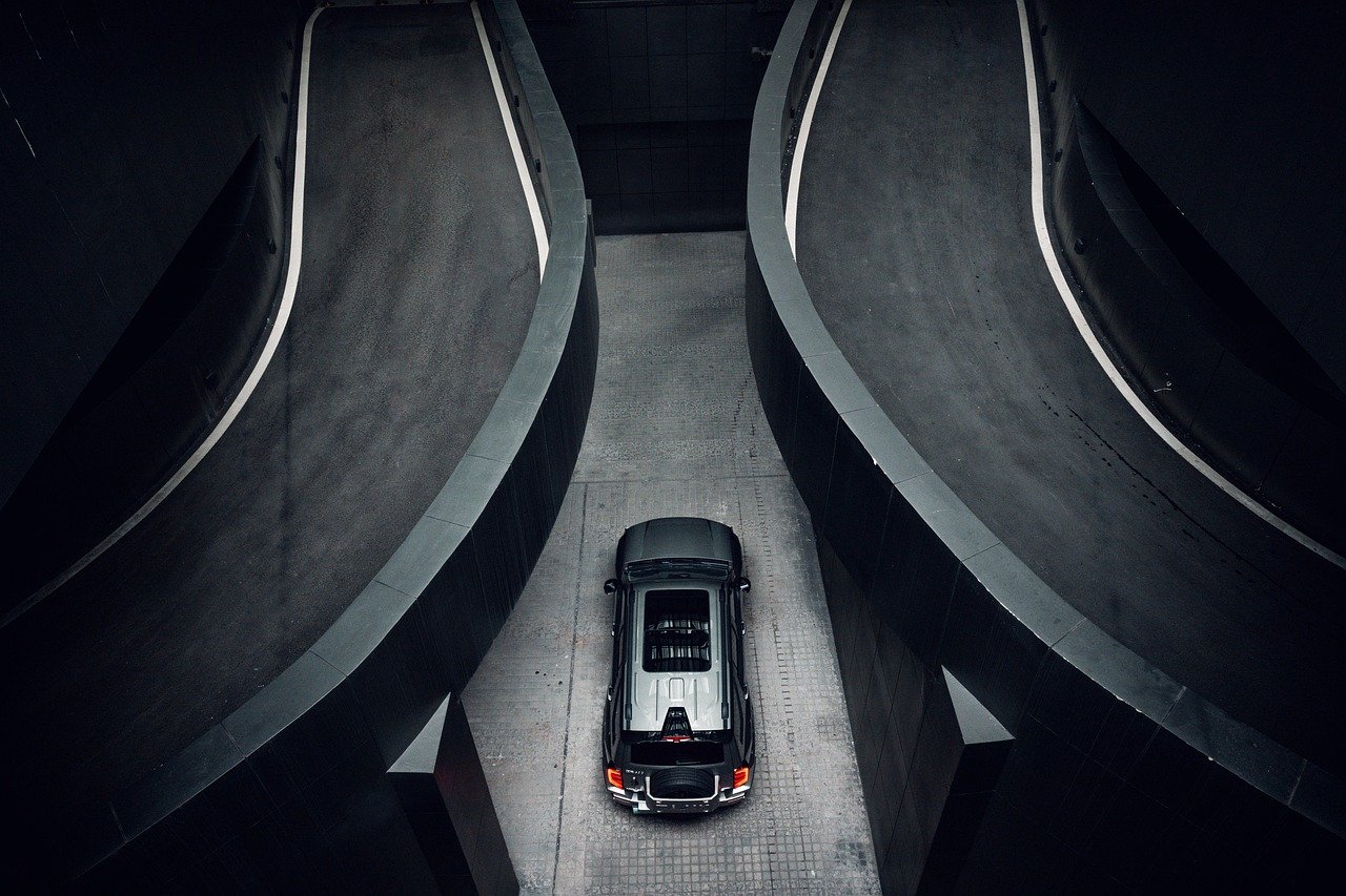 İlk arabasını alacaklar için araç tipi seçimi: Sedan mı, hatchback mi, SUV mu? ile ilgili görsel