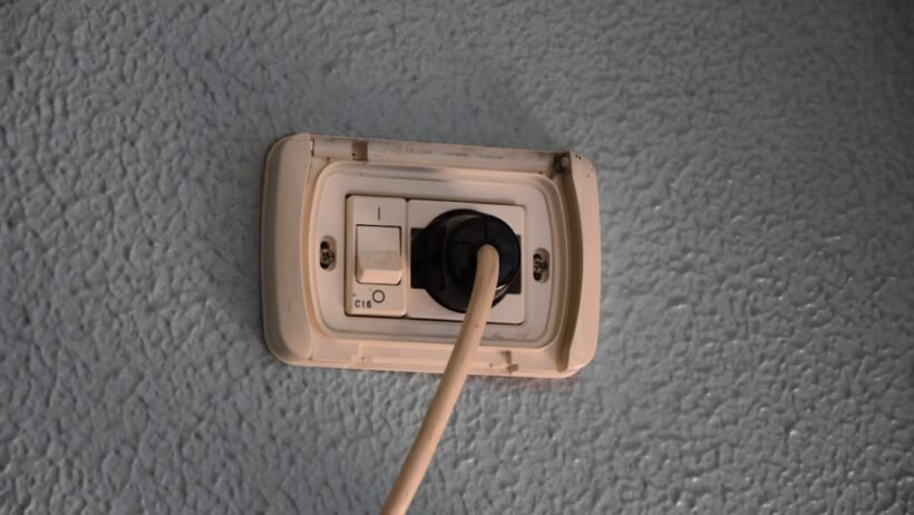 Evde elektrikli araç şarjı: Priz, duvar tipi şarj, güvenlik ve tesisat kuralları görseli