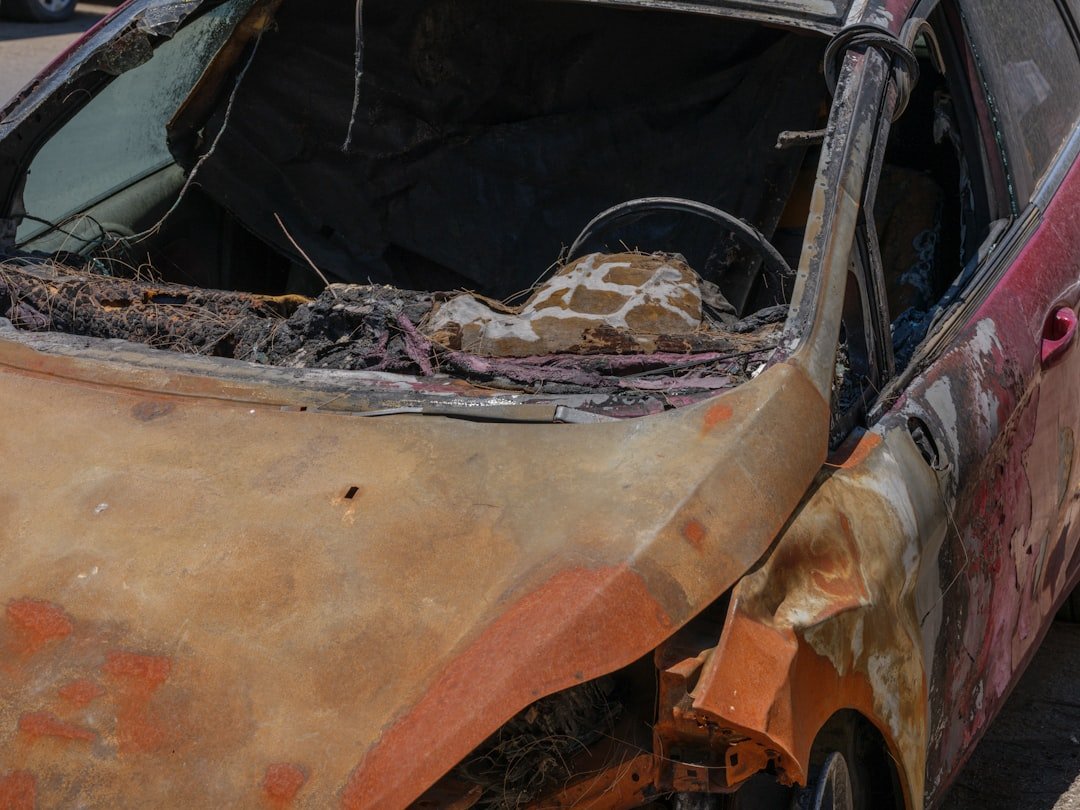 takla atan araba ile ilgili görsel