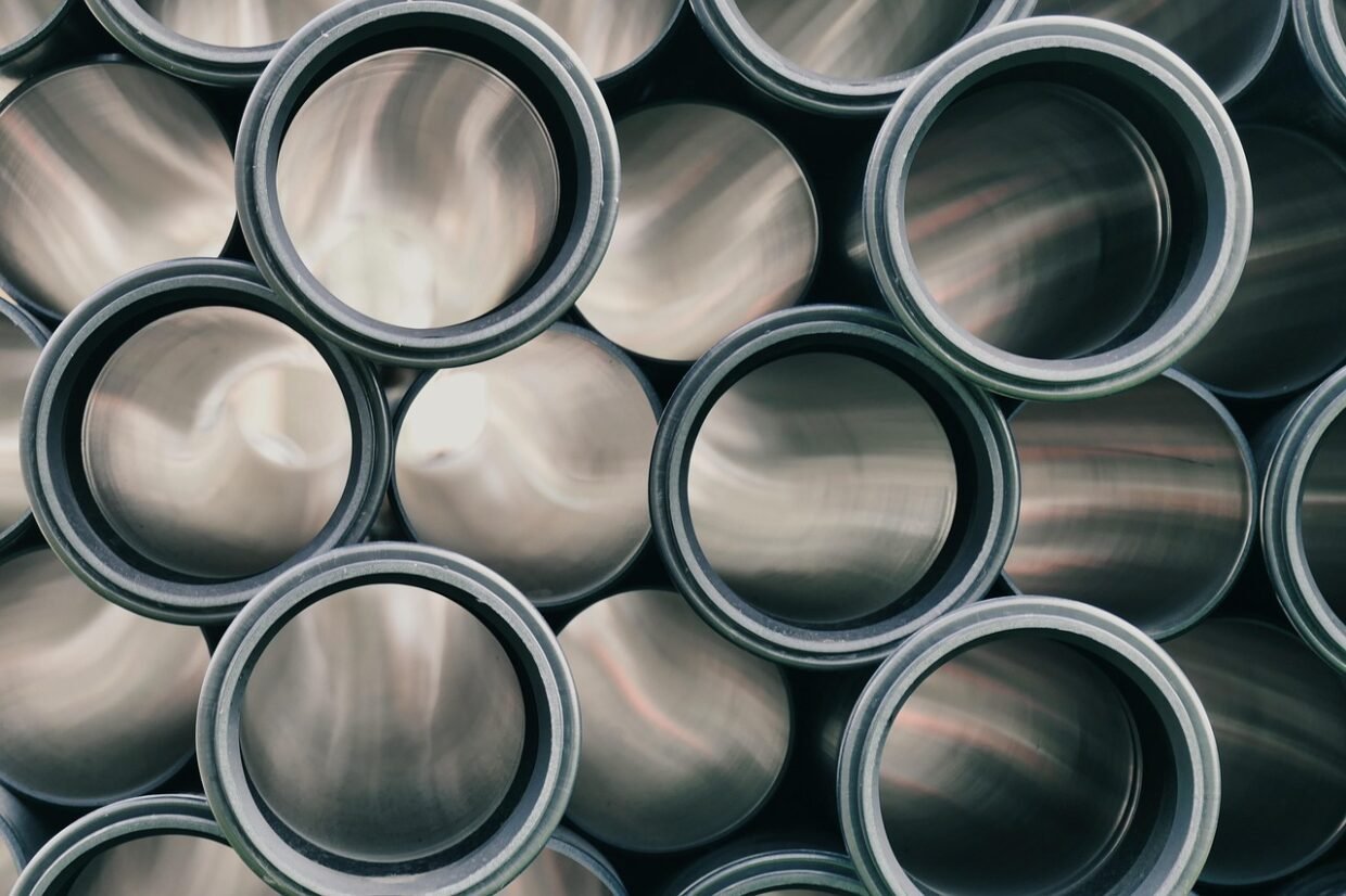 1. Dizel araçta AdBlue deposu ve mavi kapak.